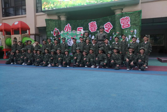 解放军65111部队幼儿园阅读区