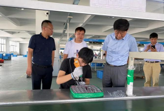 江苏省高港中等专业学校阅读区