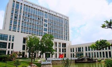 江苏省铜山中等专业学校阅读区