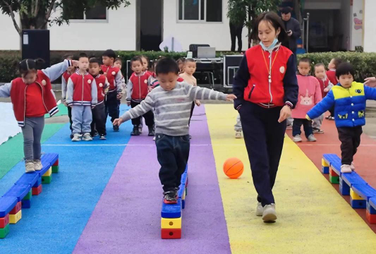 泽州县晋庙铺镇中心幼儿园阅读区