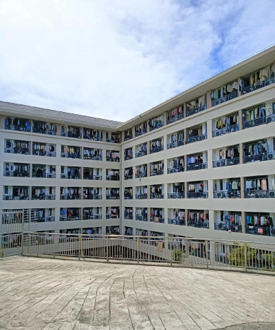 金龙落圈中学阅读区