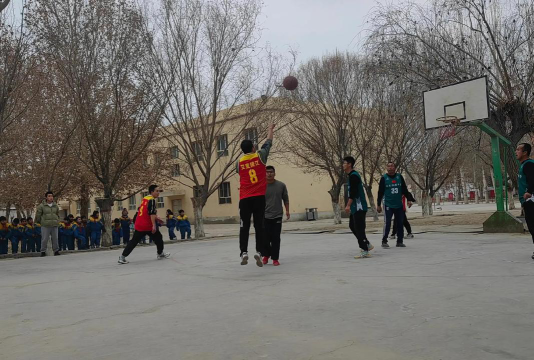 斯玛瓦提乡斯玛瓦提中学阅读区