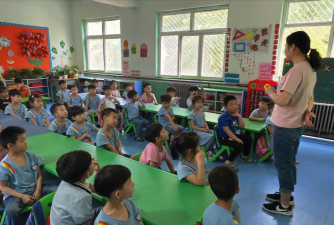 鸡泽县幼儿园阅读区