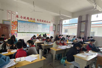边角林中心小学阅读区