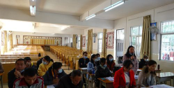 怀集县岗坪镇中心小学阅读区