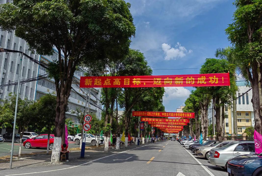 娄底市机电工程学校阅读区