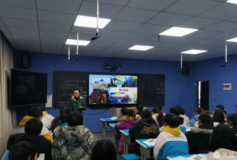 双坪乡初级中学阅读区