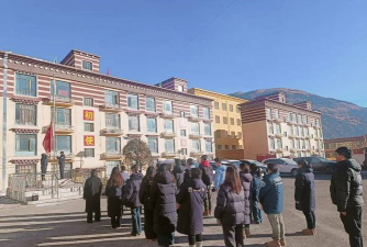 昌都地区江达县岗托镇中心校阅读区