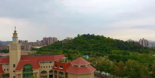 深圳市宝安区燕山学校小学部阅读区