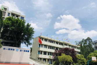 黔东南英才学校阅读区