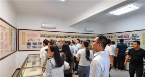 临湘市壁山乡中心小学阅读区