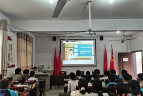 临湘市横铺乡中心小学阅读区