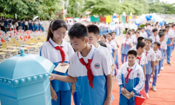 陵水县北斗小学阅读区