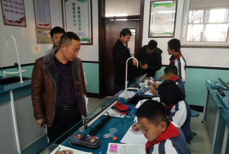 牛场子校阅读区