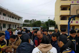 社学中学阅读区