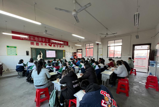 甘肃省兰州市西固区陈坪乡范家坪学校阅读区