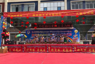 曲布雄乡中心小学阅读区