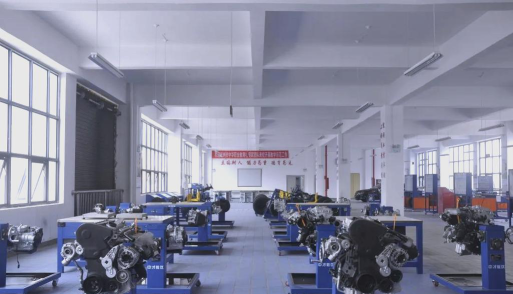 毕节地区工业学校阅读区