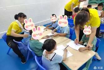 桂平市妇联红棉幼儿园阅读区