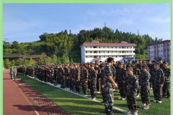 黎平坝寨中学阅读区