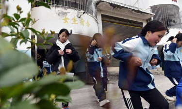 从江县下江中学阅读区