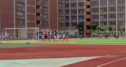 广州市花都区新雅街东塘小学阅读区