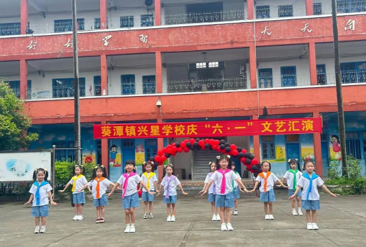 怀集县诗洞镇万诗小学教学点阅读区