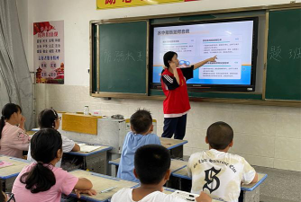 临澧县烽火乡中心小学阅读区