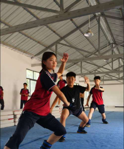 都匀市乾坤文武学校阅读区