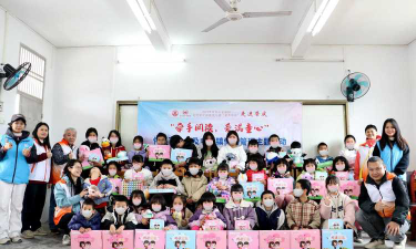 怀集县诗洞镇南平小学教学点阅读区