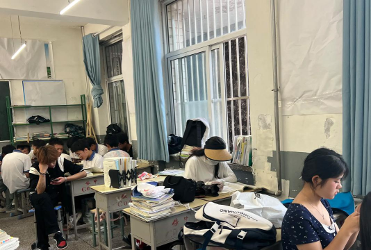 绥德中学阅读区
