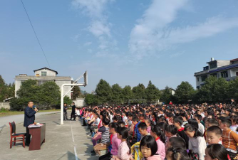 楚江镇曹市完小阅读区