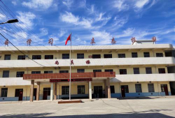 平塘县卡罗乡卡罗初中阅读区