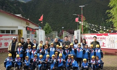 工布江达县小学阅读区