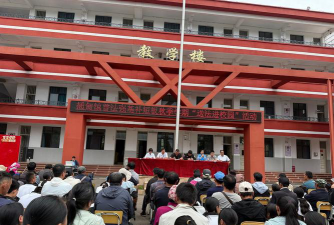 罗甸县大亭乡中学校阅读区
