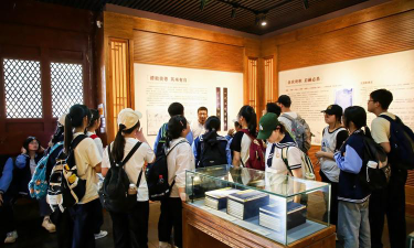 西安市大明宫中学阅读区