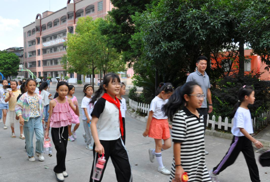 怡乐路小学阅读区