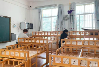 逻西乡幼儿园阅读区