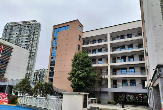 江南大道中小学阅读区