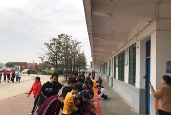 兰溪镇中心小学阅读区