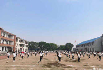 八字哨镇中心小学阅读区