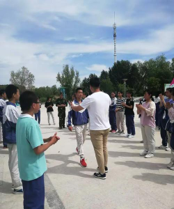 乌鲁木齐市第七十二中学阅读区