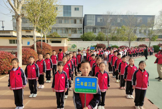 台中市北屯区军功国民小学阅读区