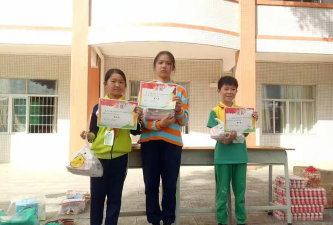 广州市增城区派潭镇中心小学阅读区