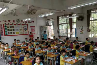 广州市增城区正果镇中心小学阅读区