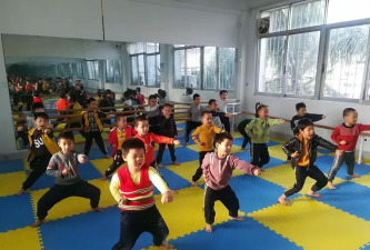 普宁市白沙陇幼儿园阅读区