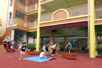 东兴市幼儿园阅读区