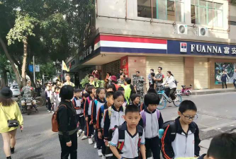 白云区远景小学阅读区