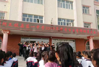 阿瓦提县一中阅读区