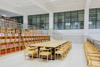 西安石油学院幼教服务中心阅读区